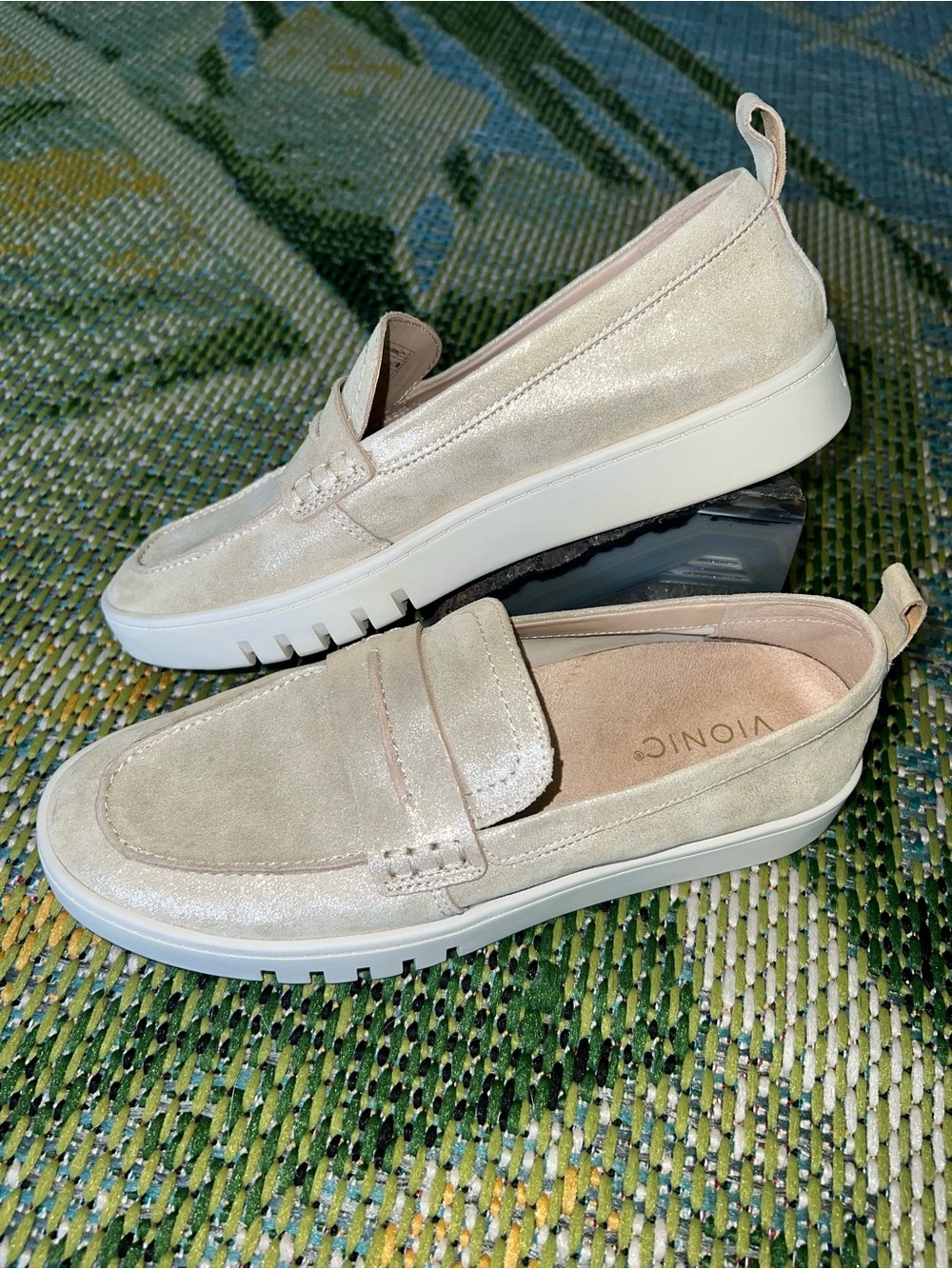 Vionic Women's Loafer in Shimmering Cream